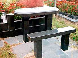 Изготовление столов и скамеек для могил из гранита