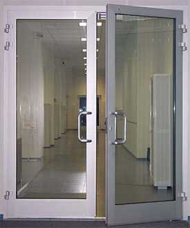 Изготовление ПВХ дверей для лестничных клеток под заказ	